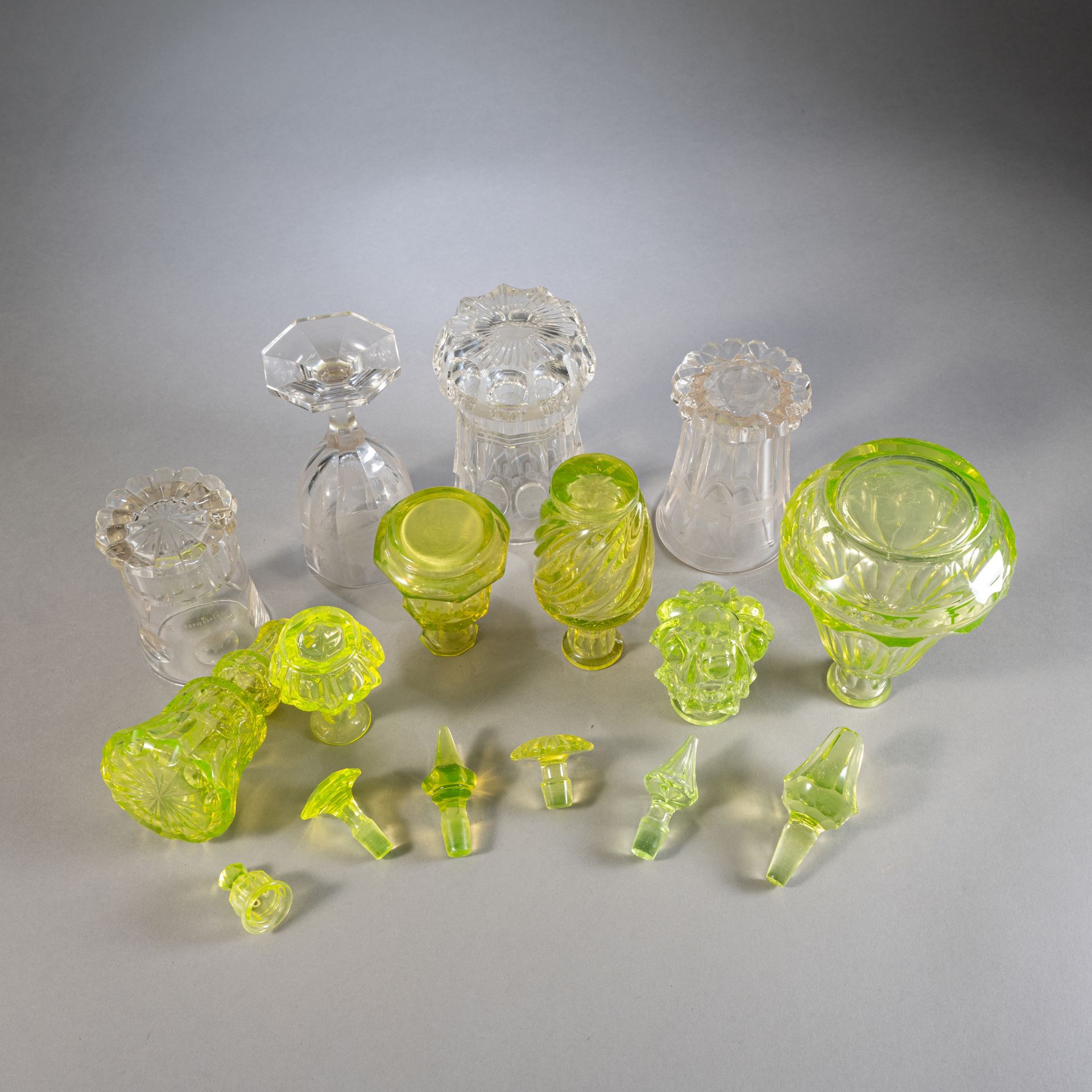 Sechs Glas-Flakons - Bild 5 aus 5
