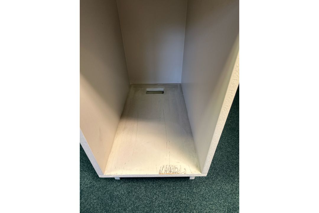 Off White Open Front Cupboard - Image 4 of 5