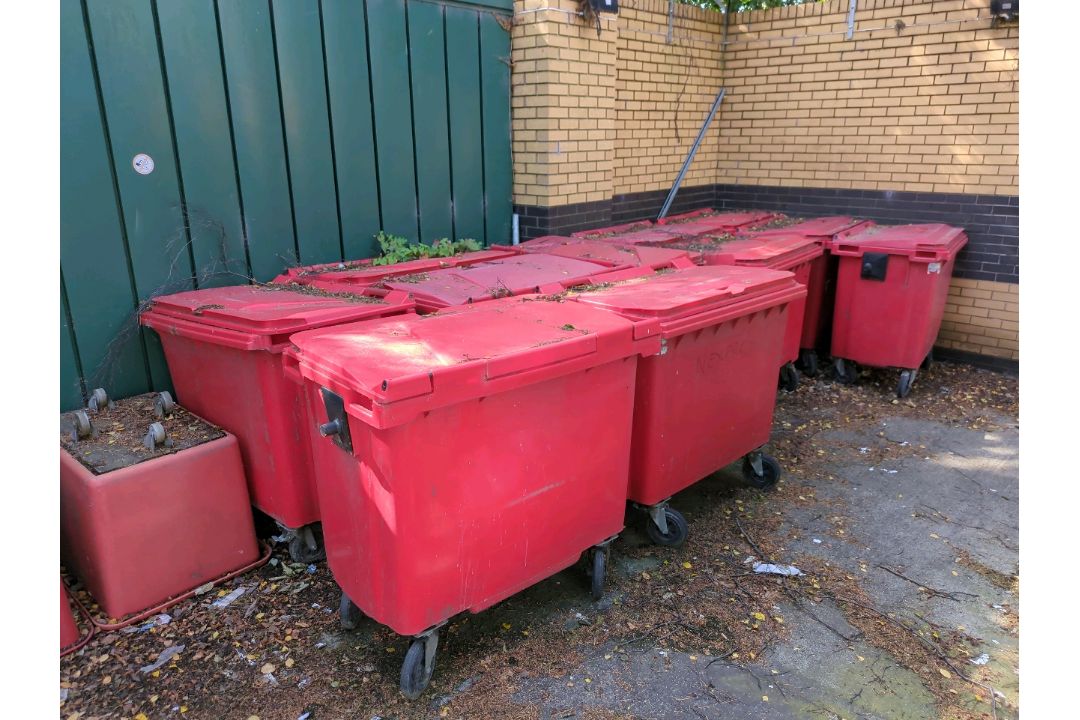 *NO RESERVE* 11 x Large Wheel Bins - Image 1 of 4