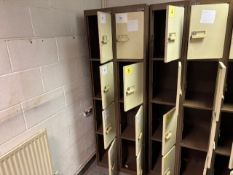set of 2 lockers (no keys)