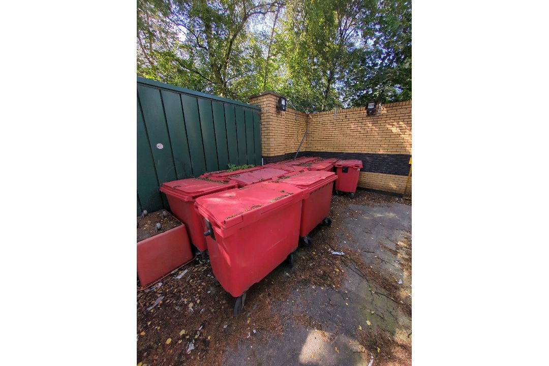 *NO RESERVE* 11 x Large Wheel Bins - Image 4 of 4