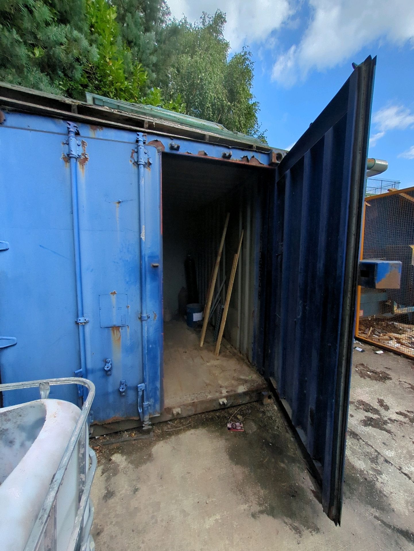 Shipping Container / Storage - Image 3 of 6