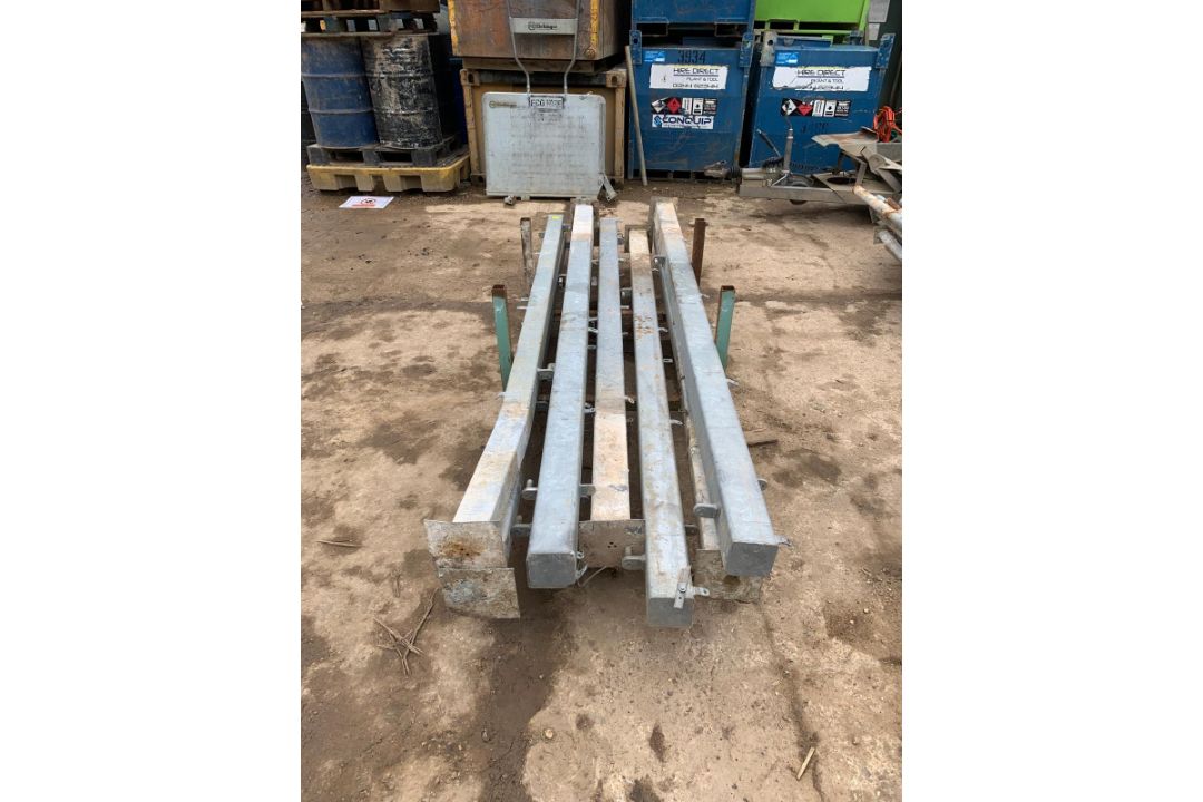 Galvanised Chain Link Fencing + Posts & Gates - Image 9 of 16