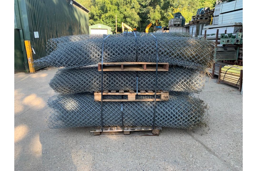 Galvanised Chain Link Fencing + Posts & Gates - Image 12 of 16