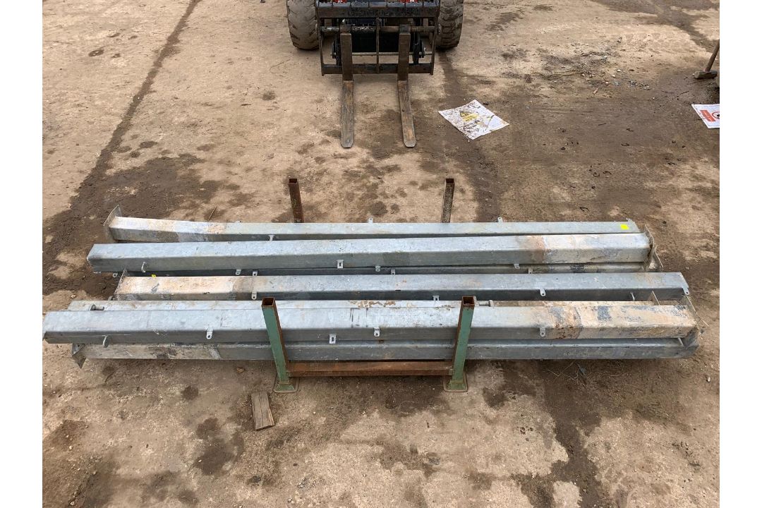Galvanised Chain Link Fencing + Posts & Gates - Image 6 of 16