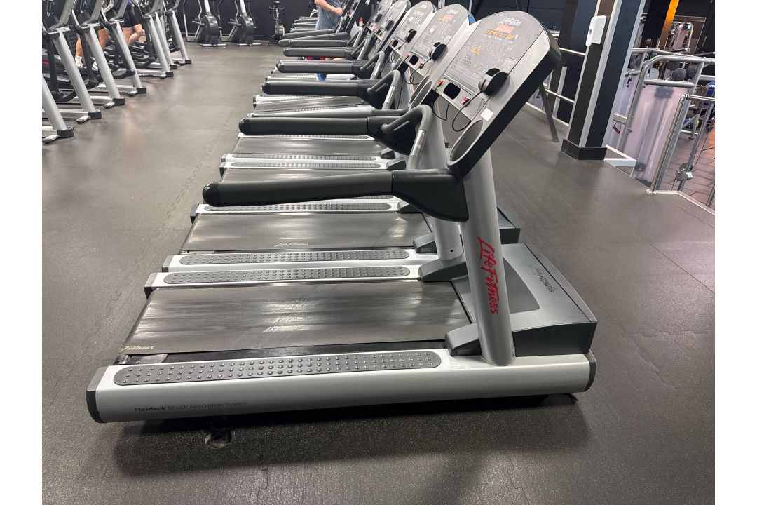 LifeFitness Treadmill - Image 3 of 5