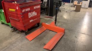 *NO RESERVE* Toyota Roll Pallet Truck LHM200BR SWL 2000KG