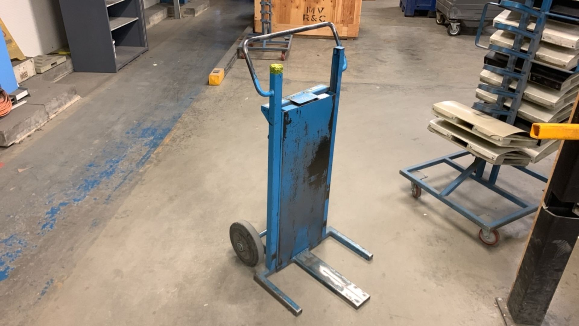 Lister Engineering Mechanical Lift Truck SWL 70KG