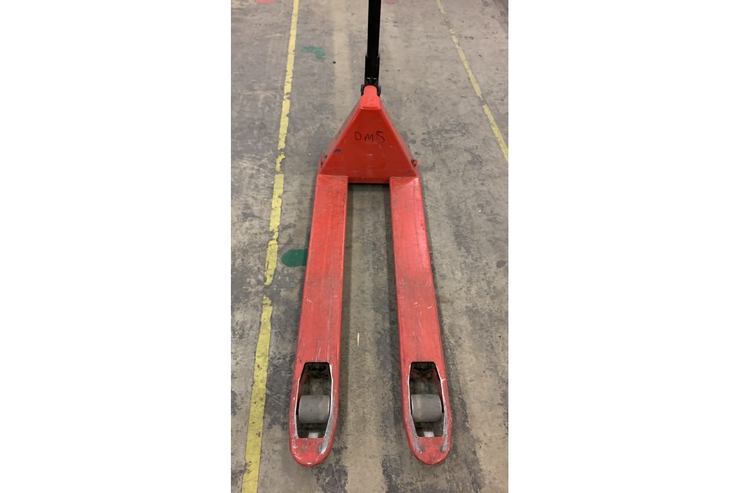 Toyota OEC2300 Pallet Truck SWL 2300KG - Image 2 of 4