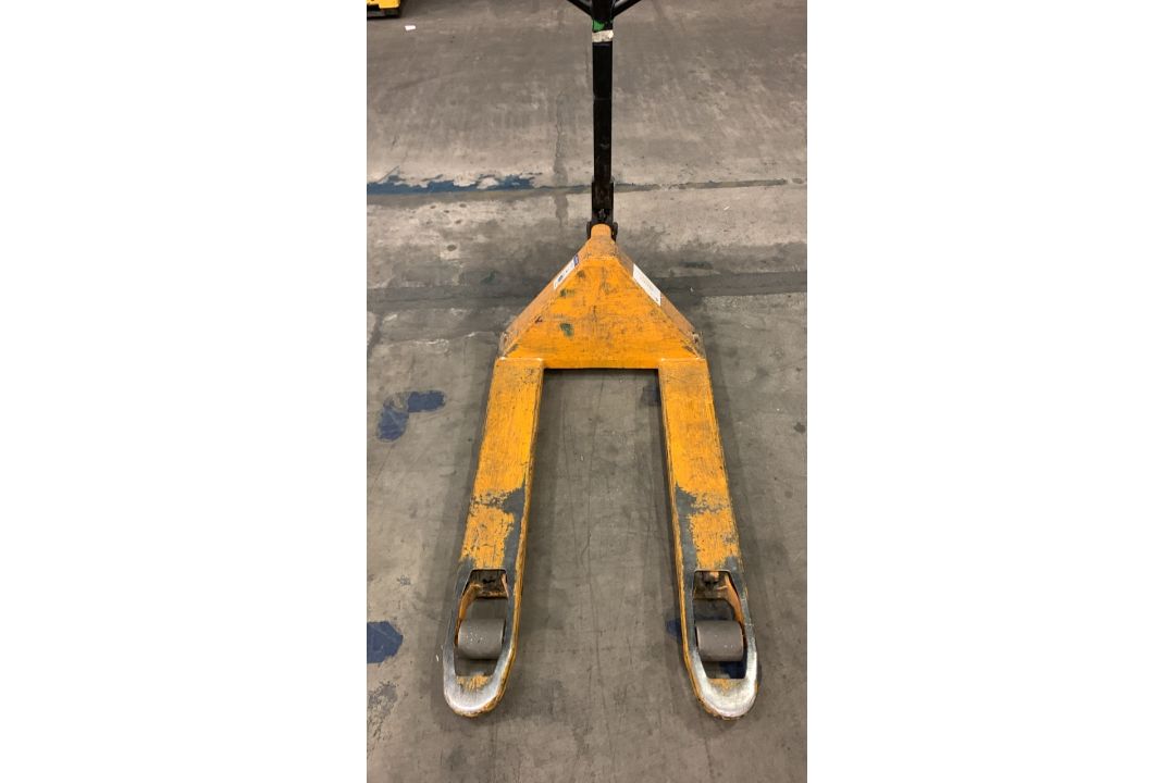 Wide Pallet Truck OEC2300KG SWL 2300KG - Image 2 of 4
