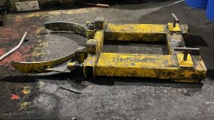 CAM Fork Lift Barrel Lifting Attachment