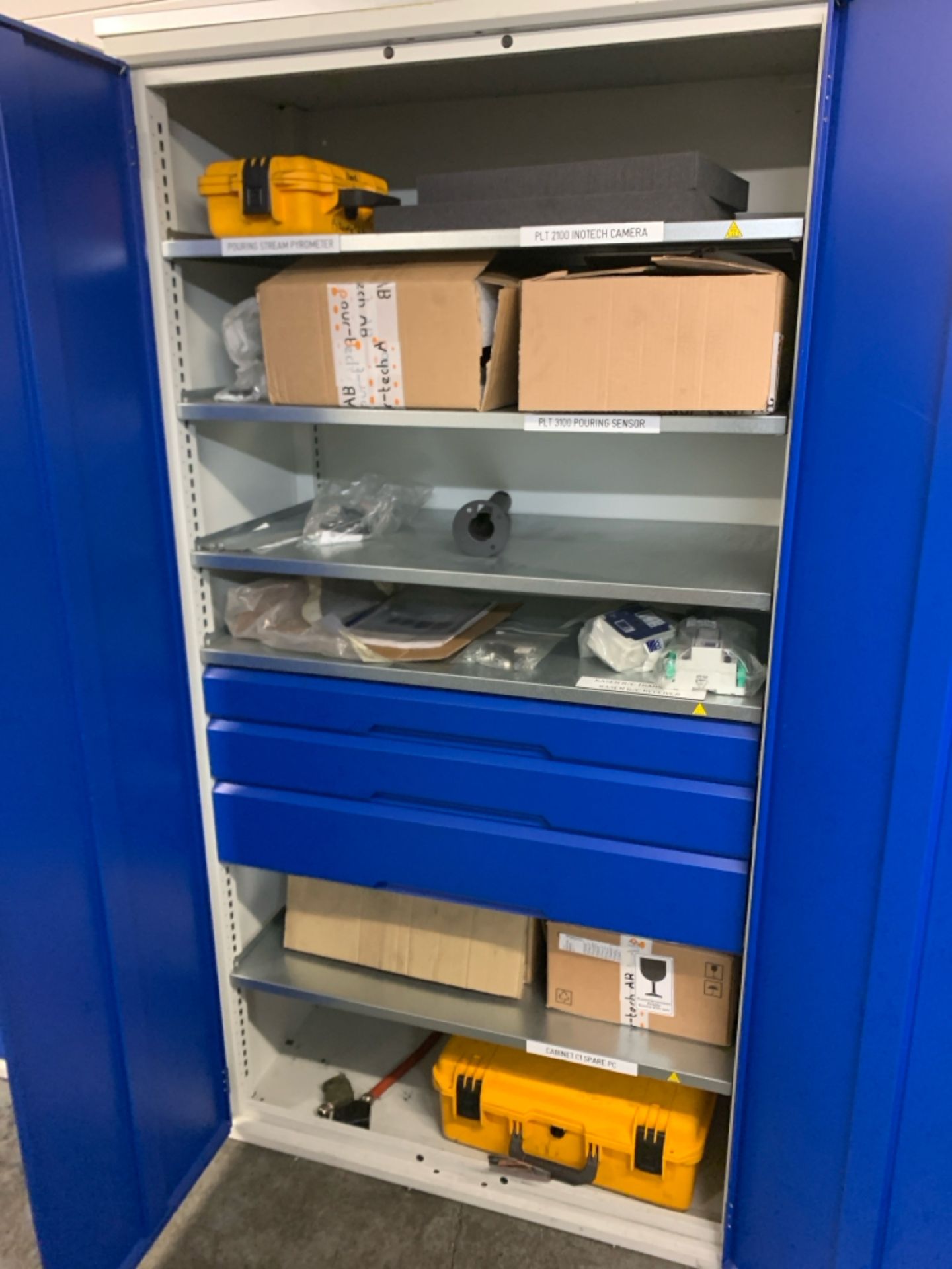 Bott Blue Lockable Cabinet - Image 4 of 5