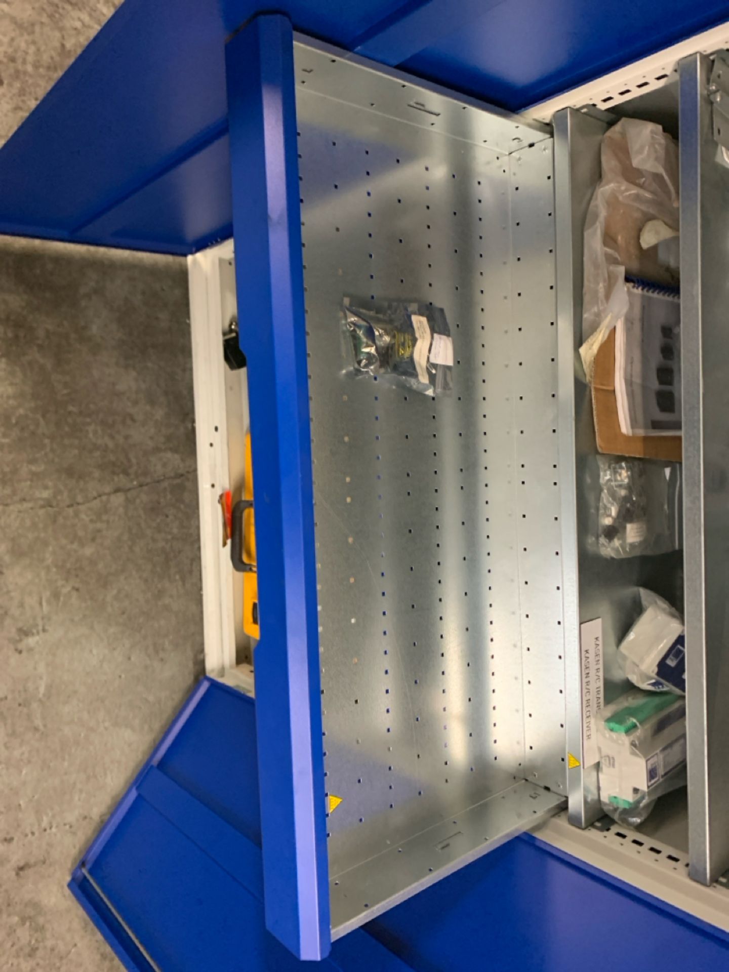 Bott Blue Lockable Cabinet - Image 5 of 5