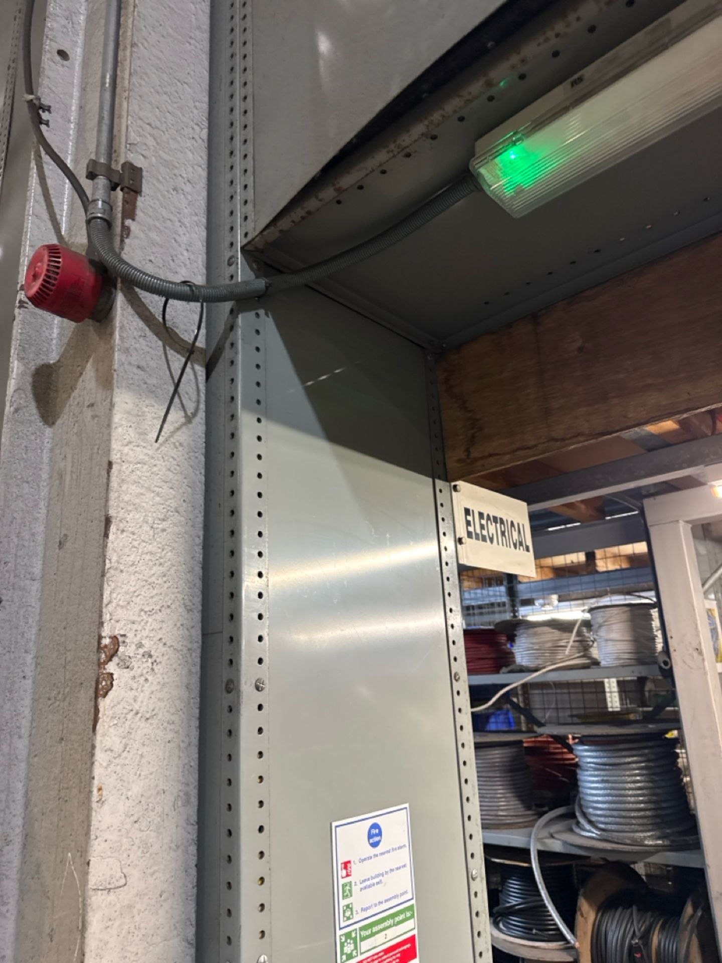 18 Bays of Metal Shelving - Image 4 of 8