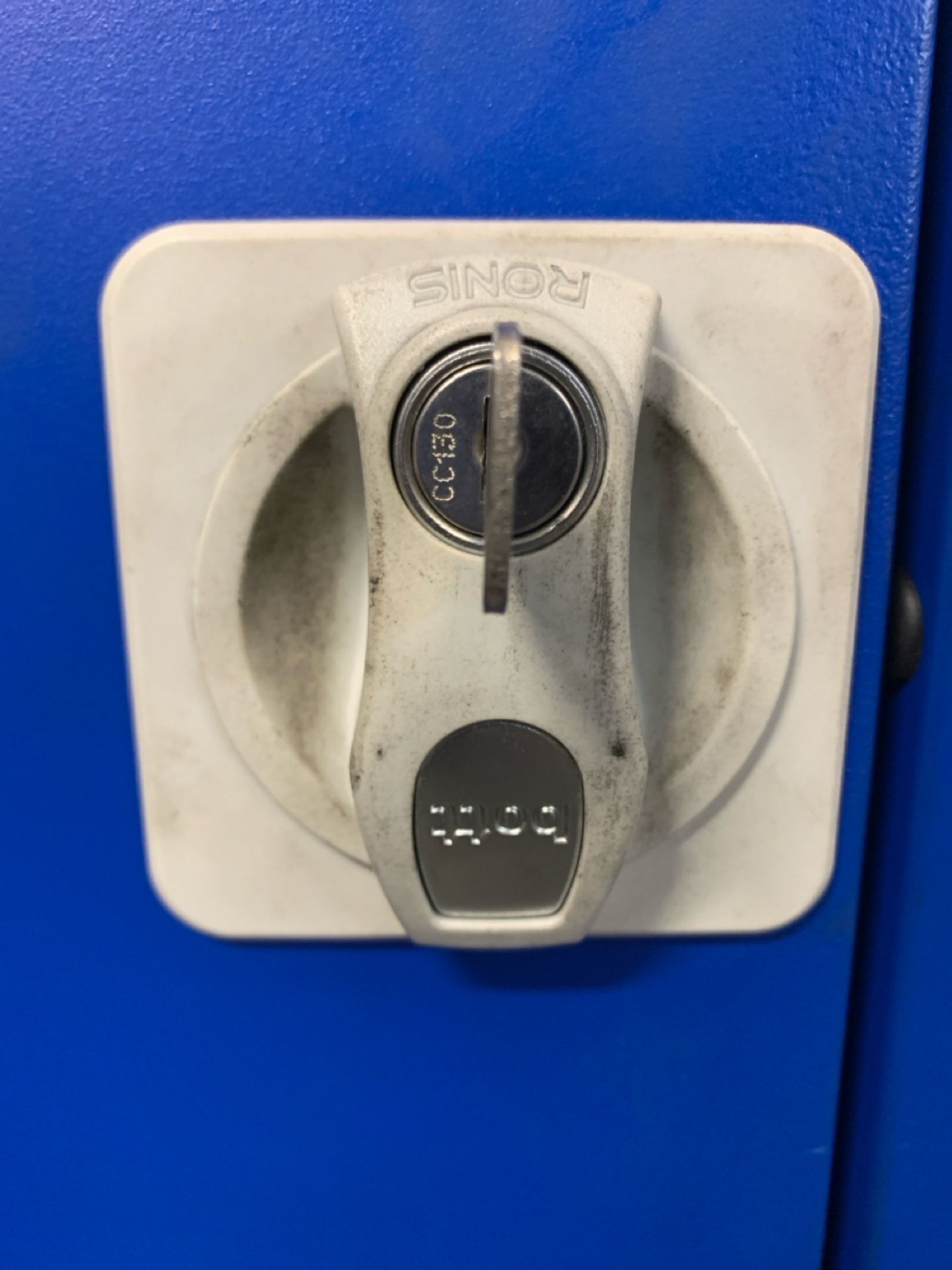 Bott Blue Lockable Cabinet - Image 4 of 4
