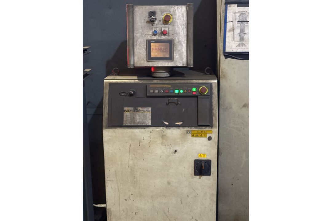 Fanuc Ltd A2/3000 Robot Welder - Image 6 of 6