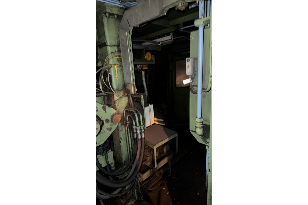 Industrial Core Machines - Image 10 of 17