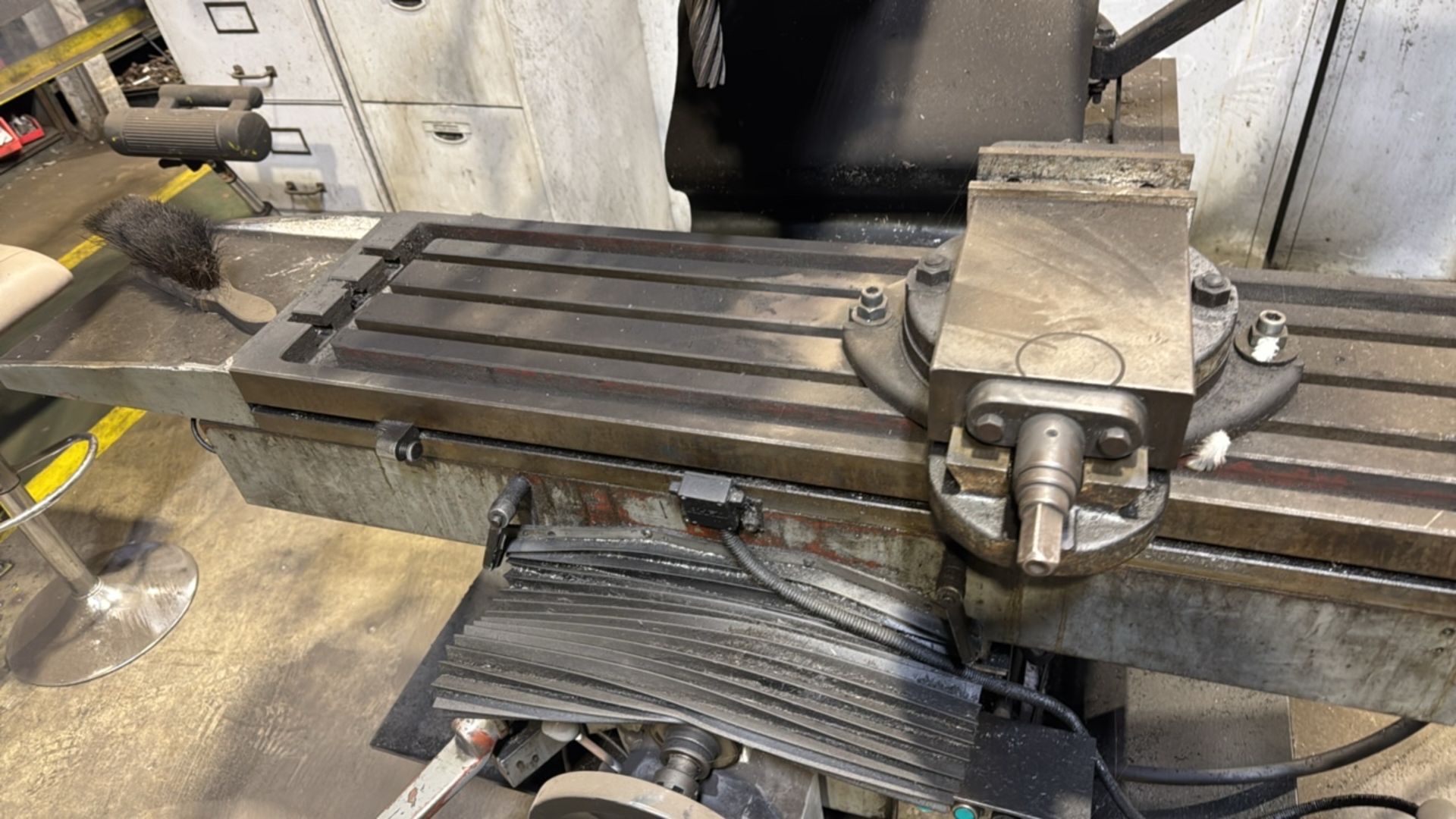 King Rich KR-V3000 Vertical Milling Machine - Image 10 of 14