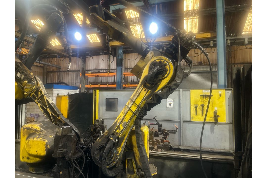 Fanuc Ltd A2/3000 Robot Welder - Image 2 of 6