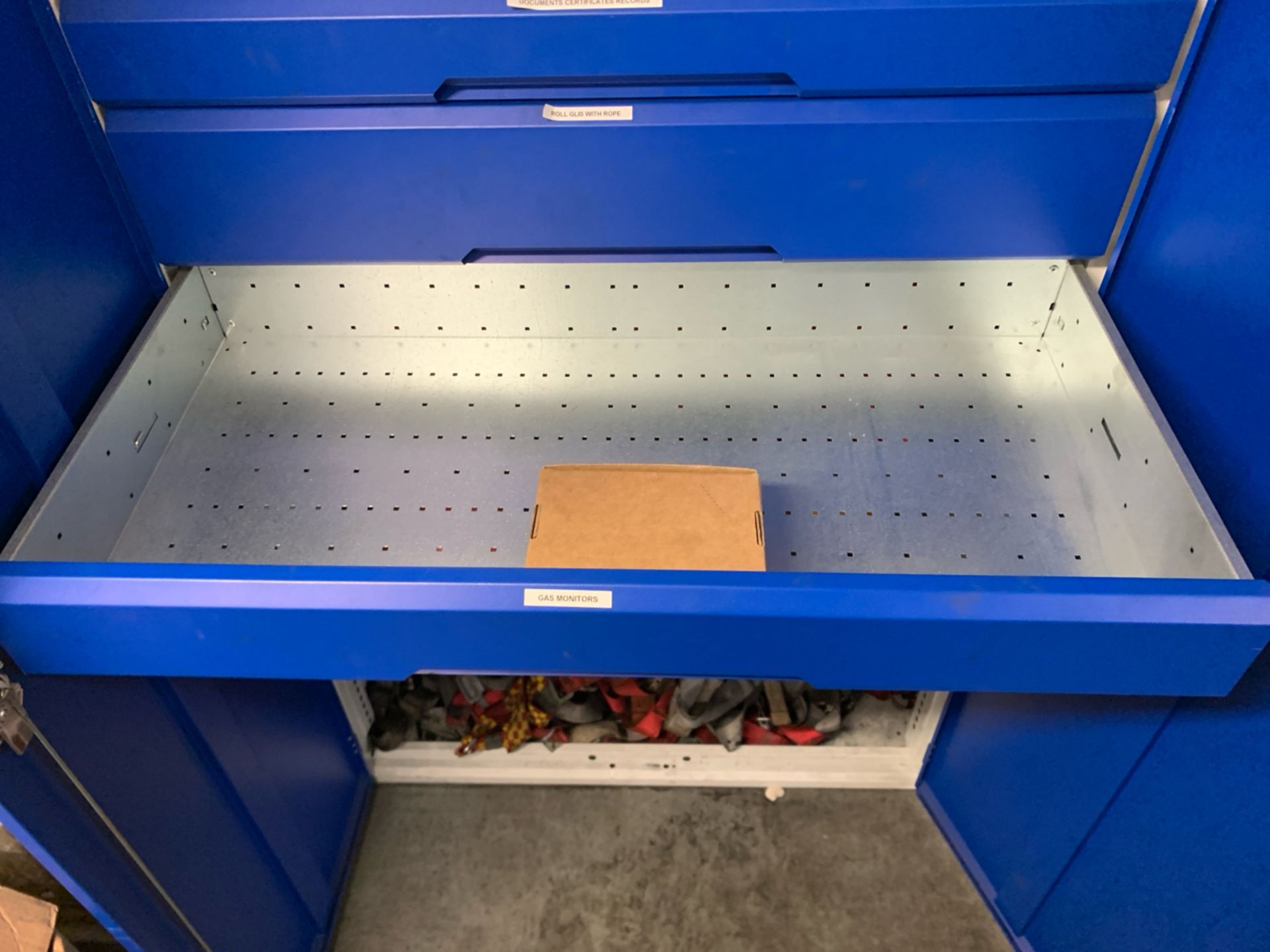 Bott Blue Lockable Cabinet - Image 3 of 4