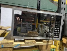 *NO RESERVE* Morphy Richards 900w Microwave