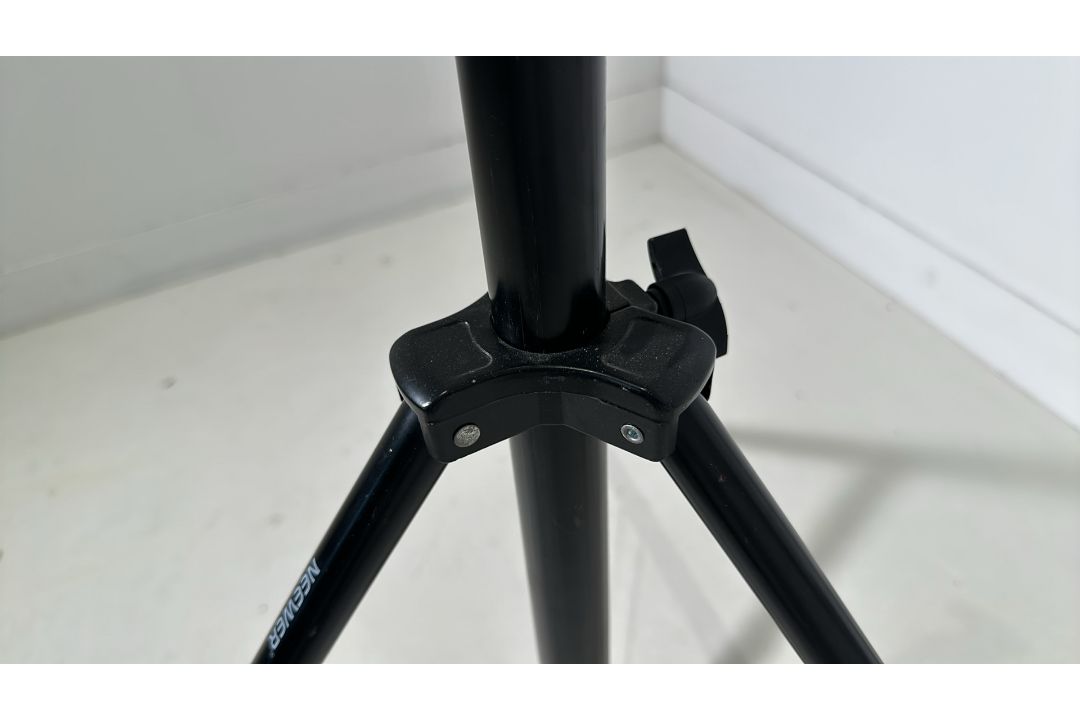 Neewer Light Stand - Image 6 of 8