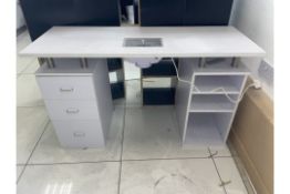 Manicure Table