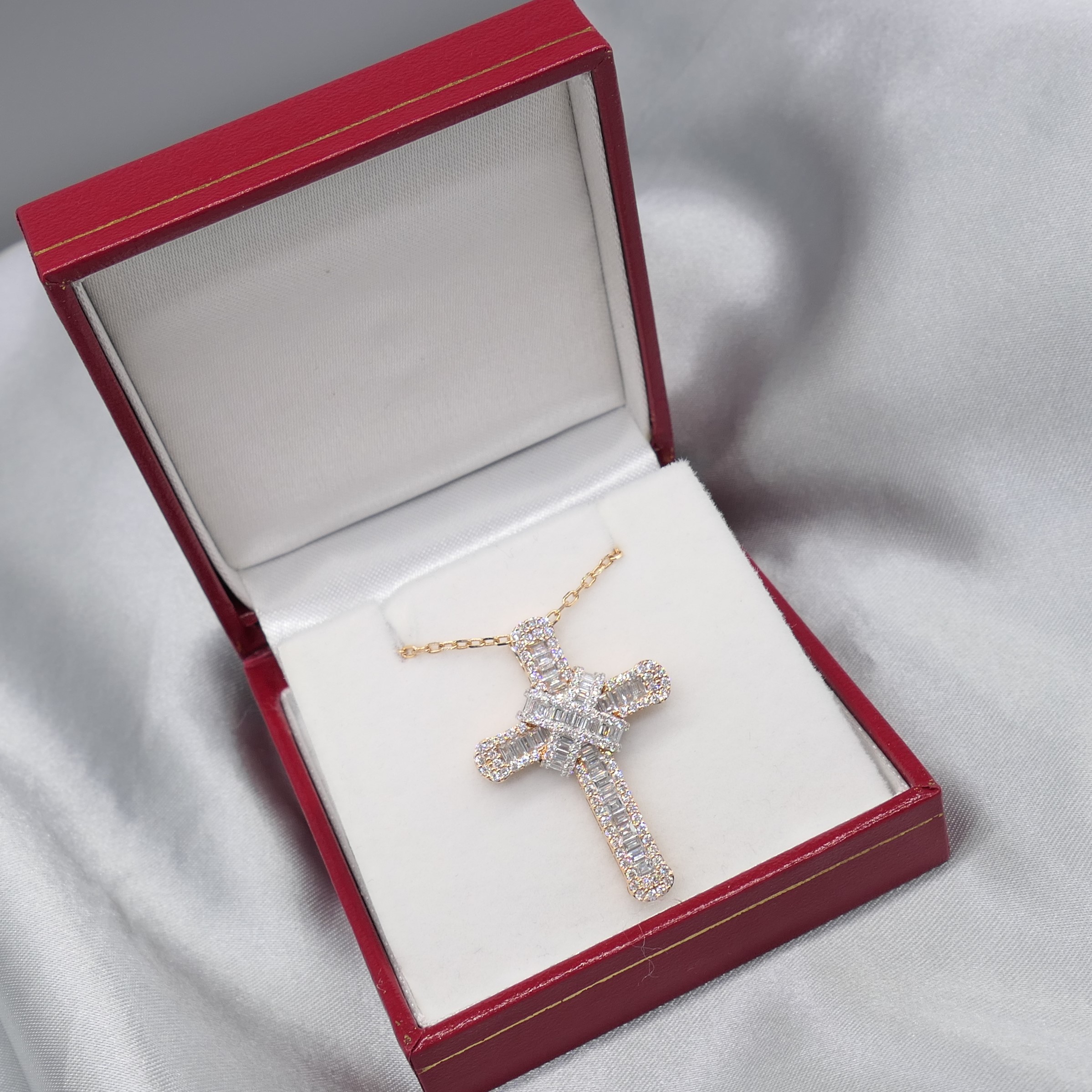 18ct Rose Gold Cross Set With Diamonds Totalling 1.51 Carats- With Chain & Box - Image 8 of 8