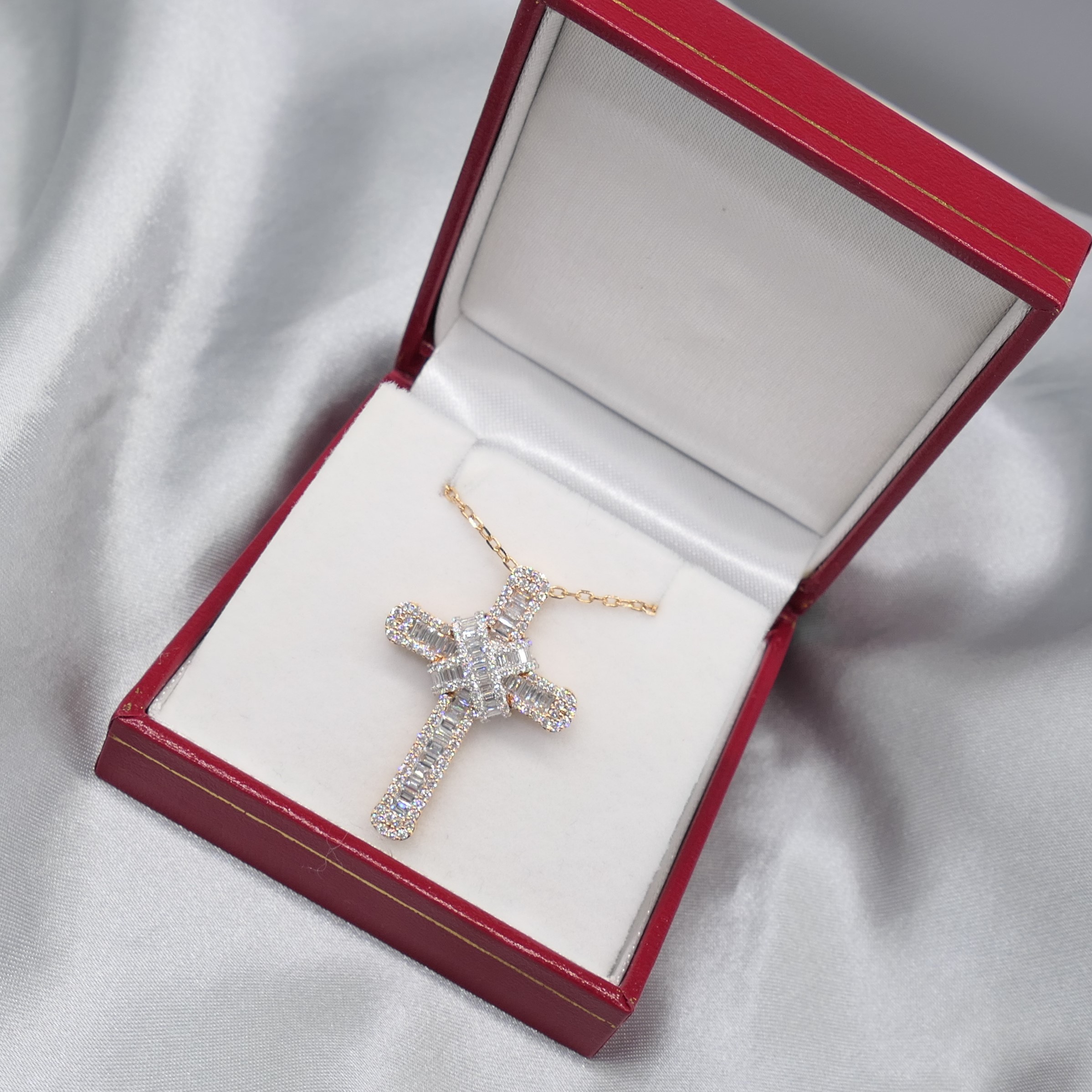 18ct Rose Gold Cross Set With Diamonds Totalling 1.51 Carats- With Chain & Box - Image 5 of 8