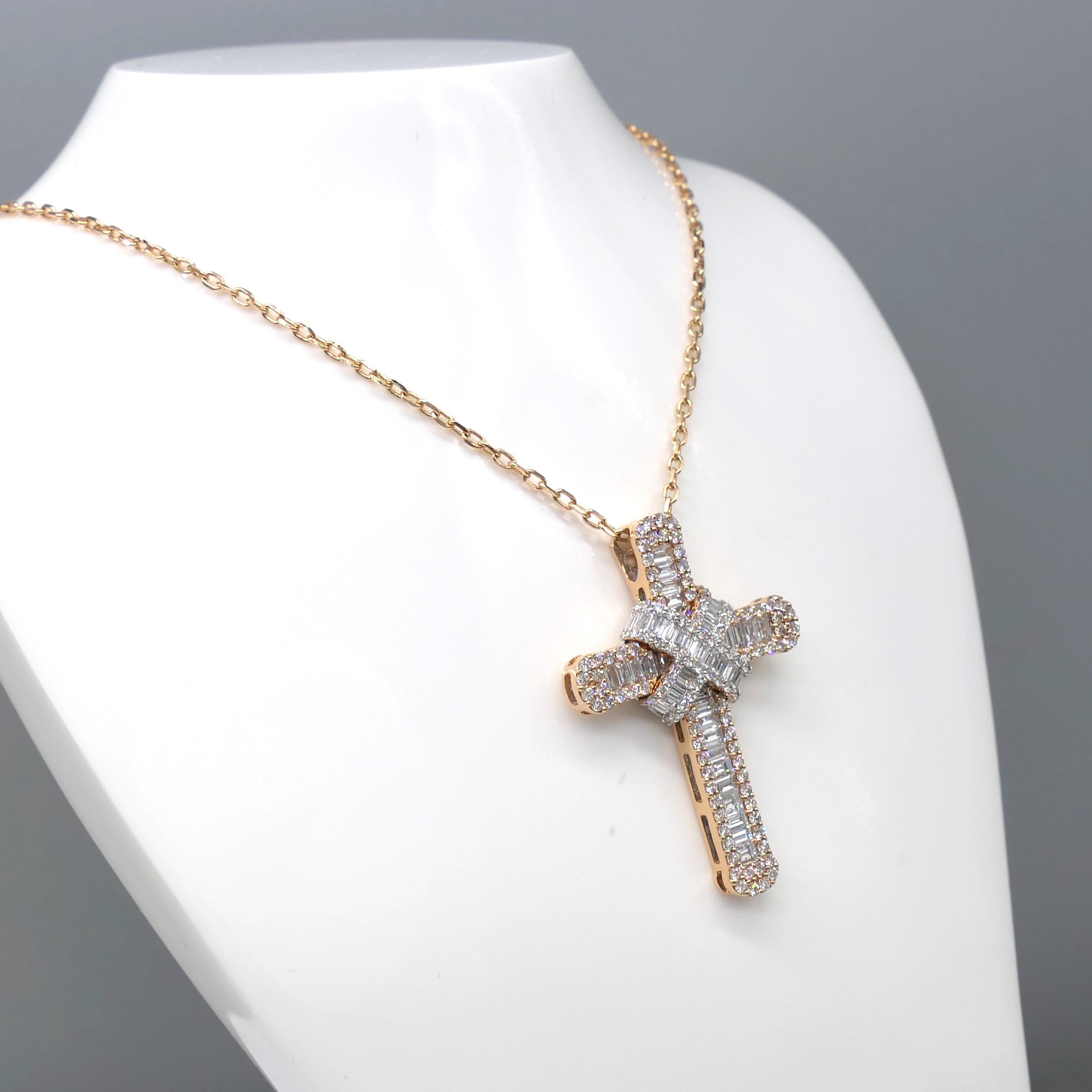 18ct Rose Gold Cross Set With Diamonds Totalling 1.51 Carats- With Chain & Box - Image 2 of 8