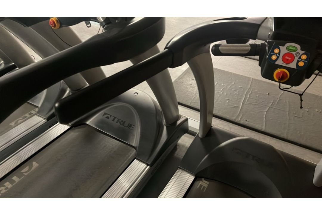 True Fitness Treadmill TC400 - Image 4 of 11