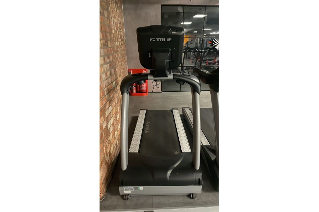 True Fitness Treadmill TC400 - Image 2 of 11
