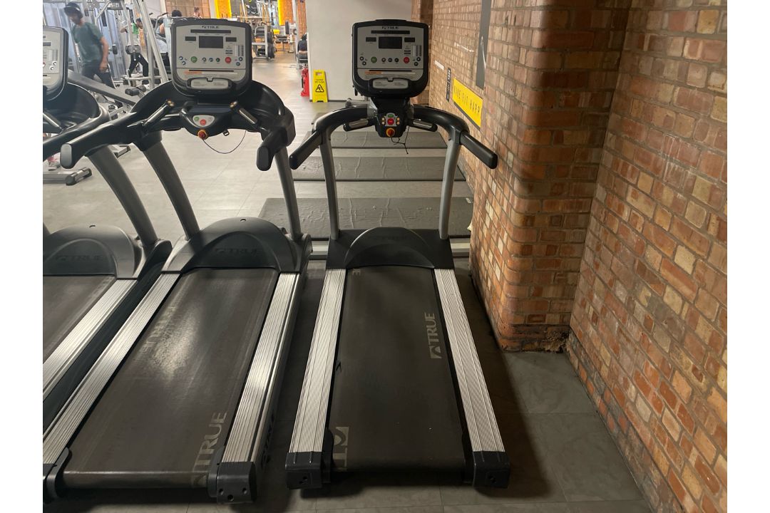 True Fitness Treadmill TC400 - Image 1 of 11