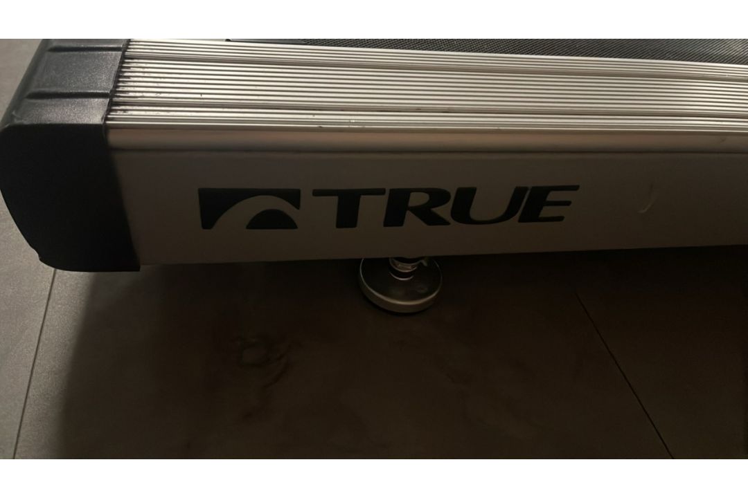 True Fitness Treadmill TC400 - Image 9 of 11