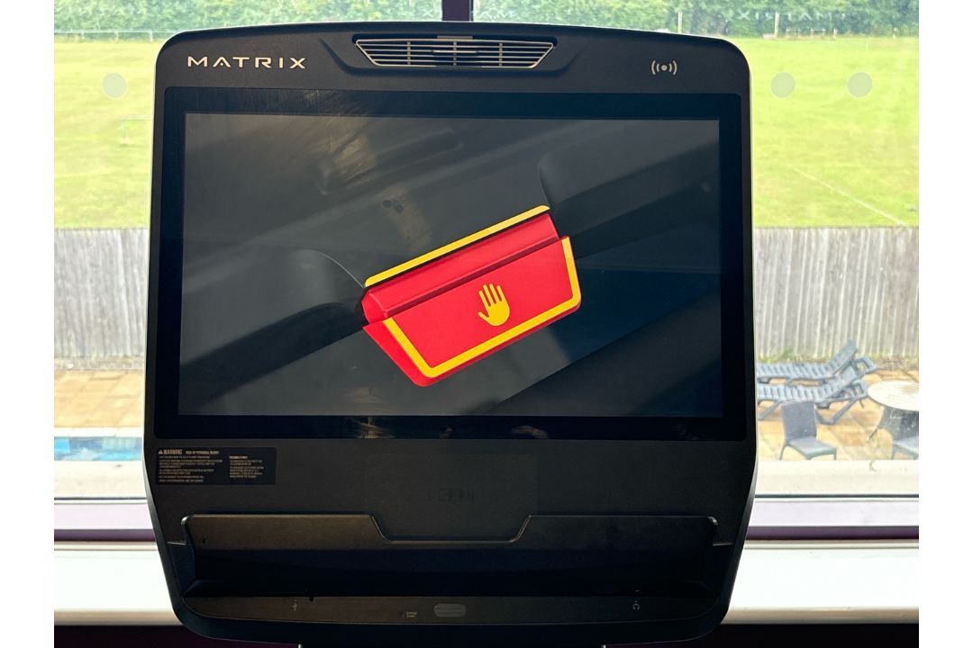 Matrix T-ES Treadmill With Touchscreen - Image 2 of 8