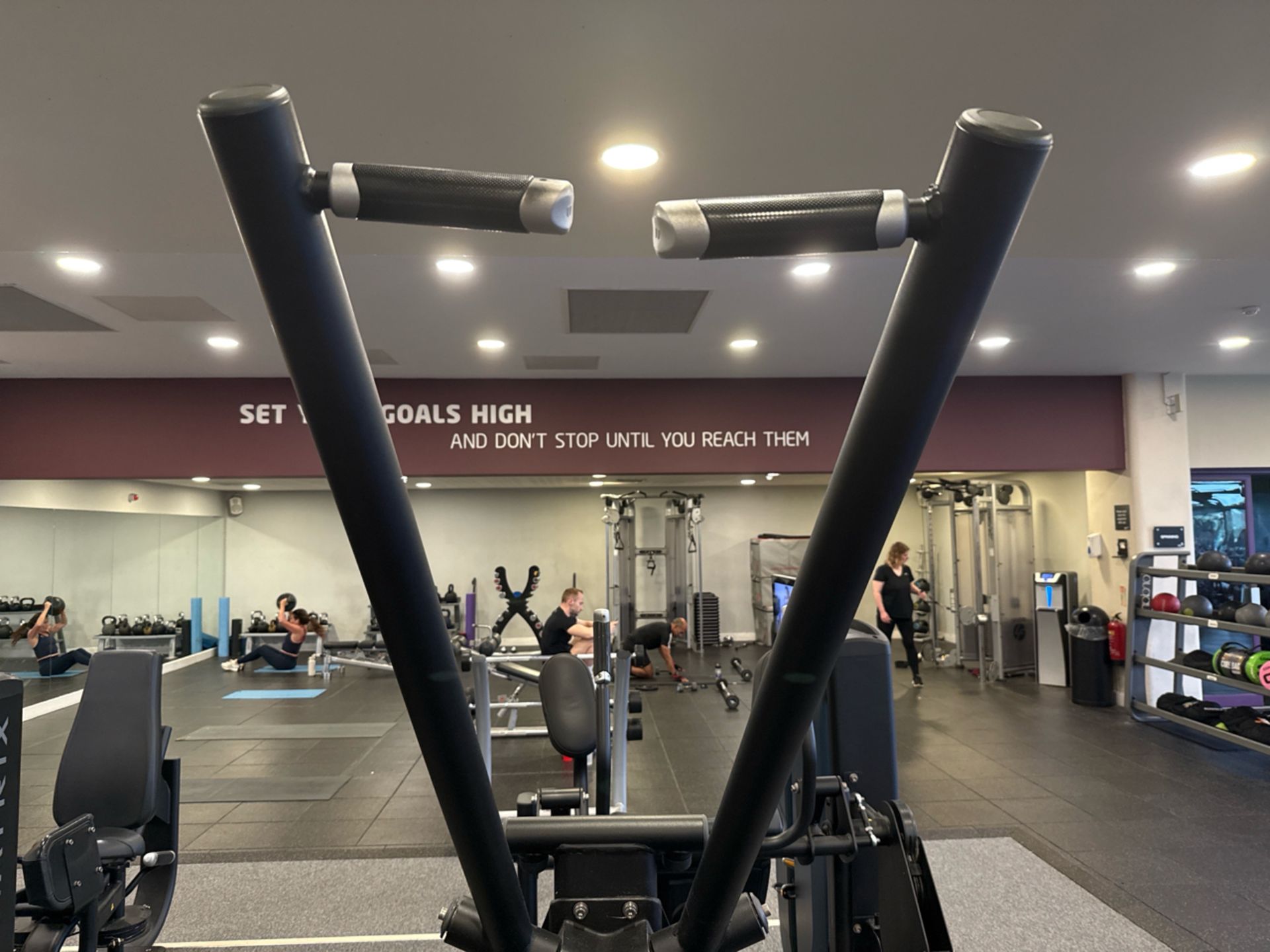 Matrix Ultra Series Lat Pulldown With ITC - Image 9 of 10