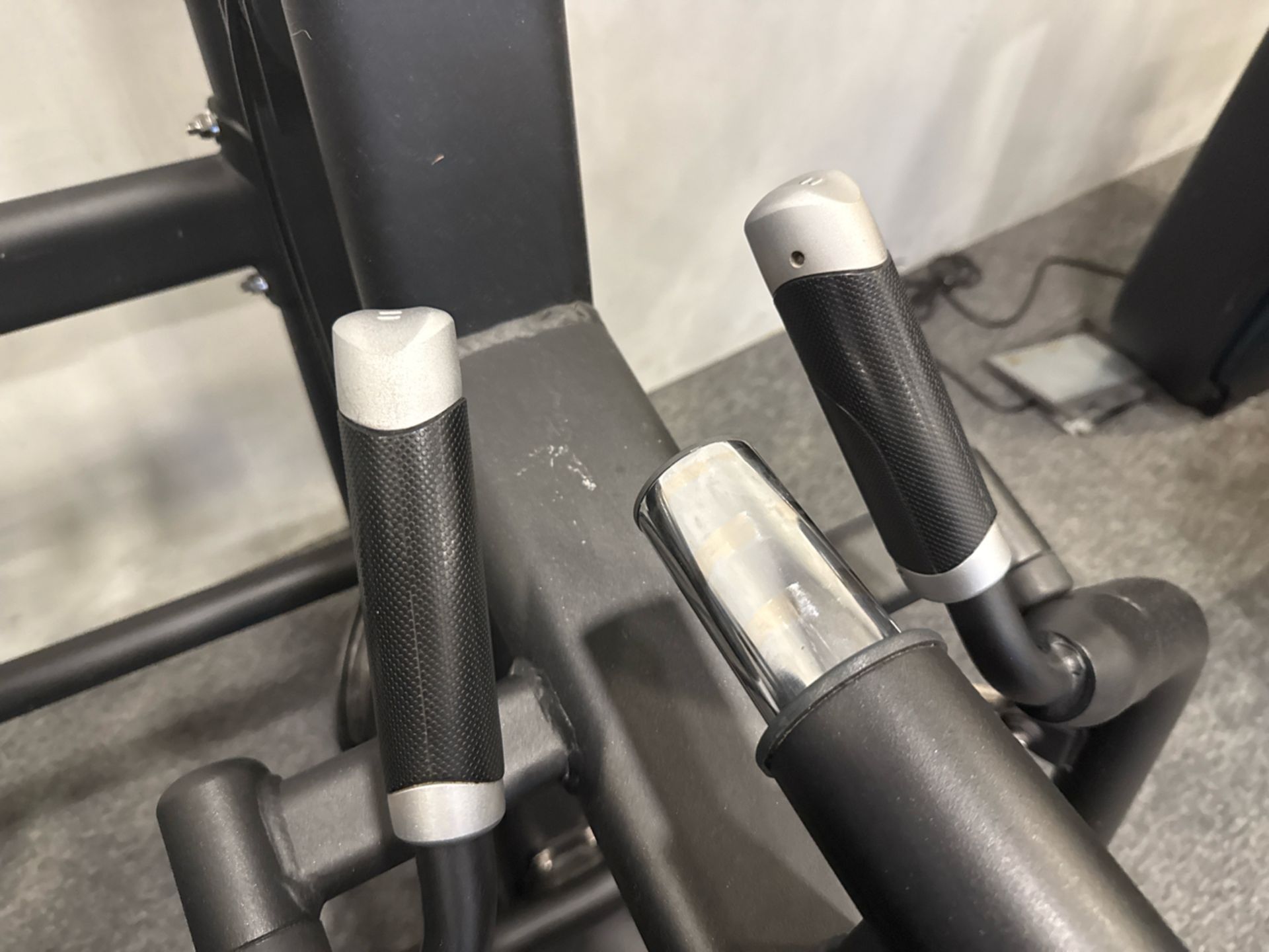 Matrix Ultra Series Seated Row With ITC - Image 7 of 10