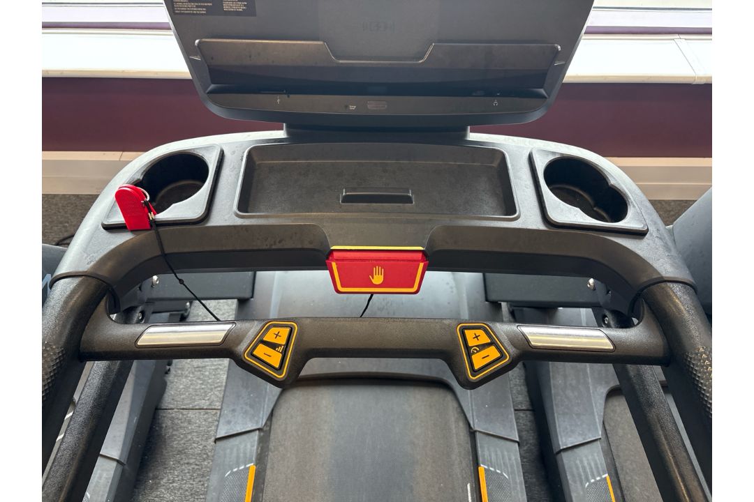 Matrix T-ES Treadmill With Touchscreen - Image 3 of 8