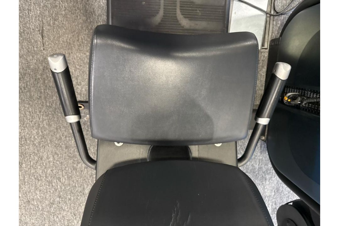 Matrix Ultra Series Leg Press With ITC - Image 10 of 12