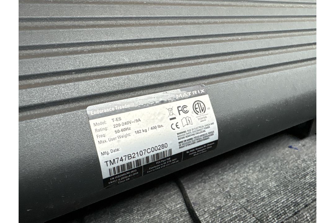 Matrix T-ES Treadmill With Touchscreen - Image 7 of 8