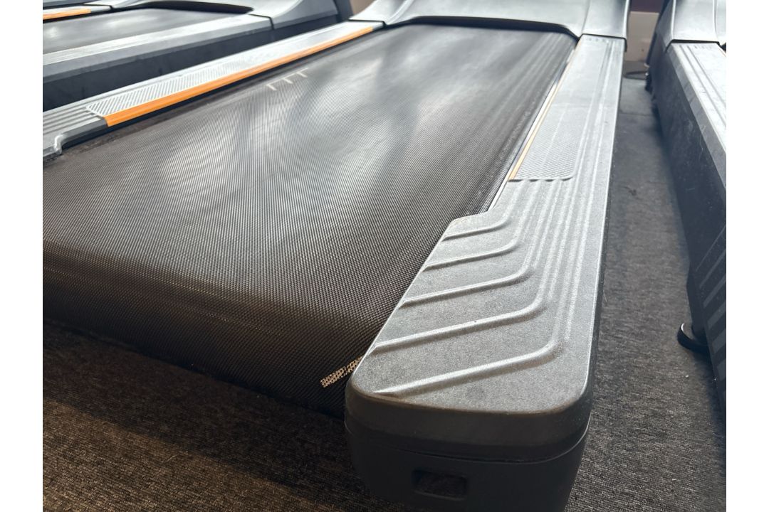 Matrix T-ES Treadmill With Touchscreen - Image 6 of 8