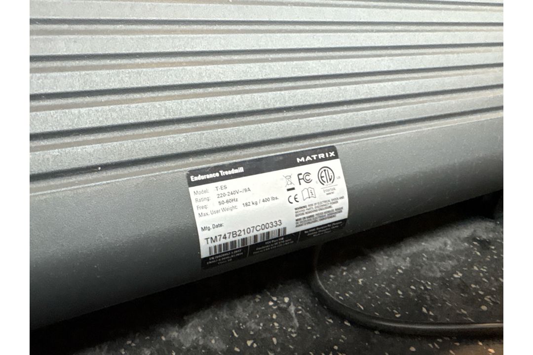 Matrix T-ES Treadmill With Touchscreen - Image 7 of 8