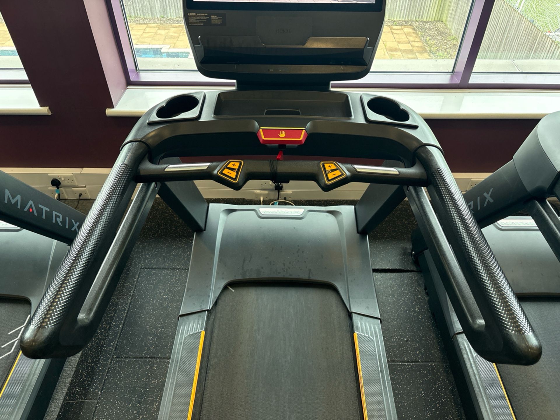 Matrix T-ES Treadmill With Touchscreen - Image 4 of 8