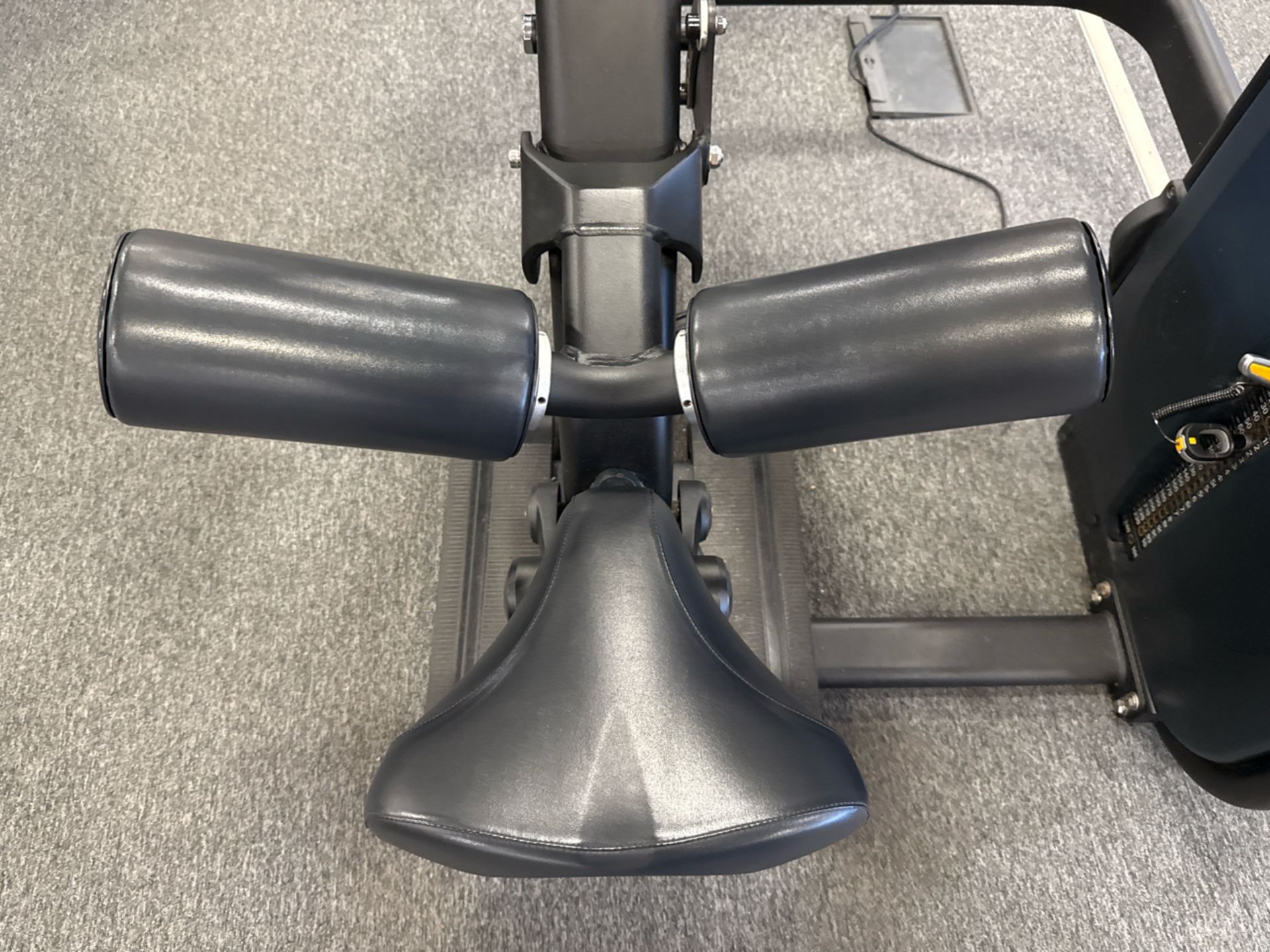Matrix Ultra Series Lat Pulldown With ITC - Image 8 of 10