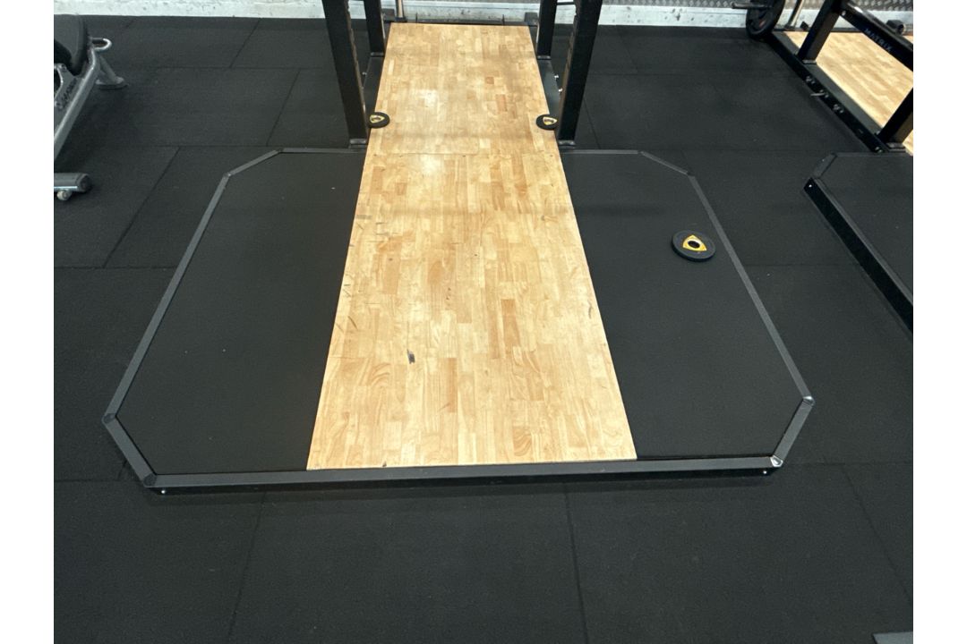 Matrix Squat Rack & Deadlift Platform - Image 4 of 7