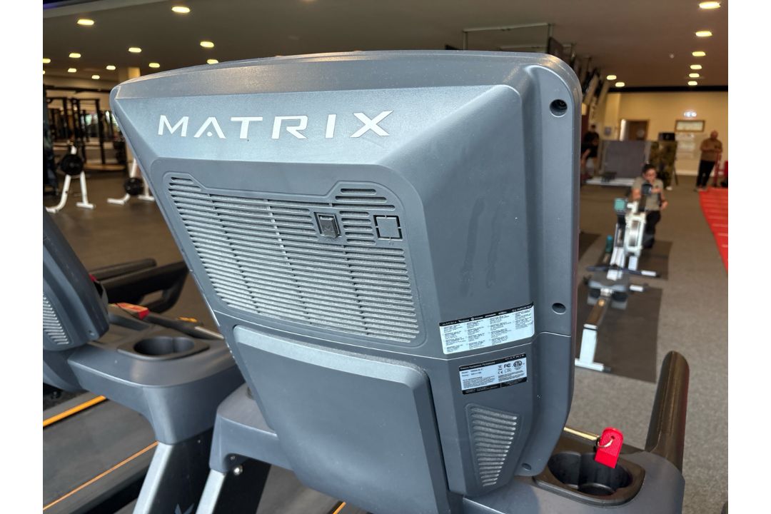 Matrix T-ES Treadmill With Touchscreen - Image 8 of 8