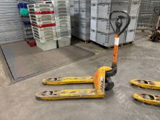 Mic Pallet Truck 2200kg