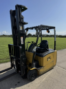 2013, CATERPILLAR - 1.6 Tonne Electric Forklift Truck (7,638 hours)