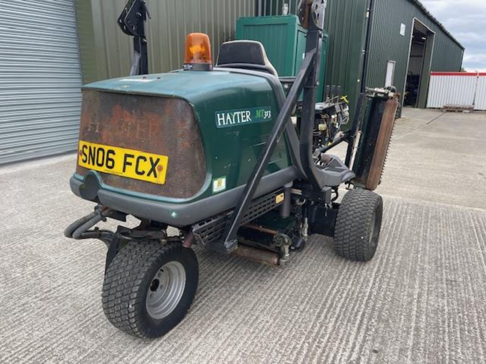 2006, HAYTER MT313 TRIPLE MOWER ROLL BAR - Image 12 of 16