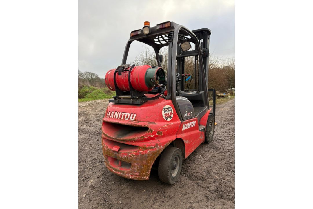 Manitou 2.5 MI25G Tonne Gas Forklift, 2017 Model, ONLY 3767 HOURS!!, 3.7m Lift With Side Shift - Image 3 of 9